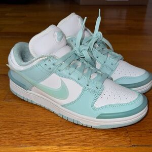 Nike Women's Low Dunk Twist. 2023